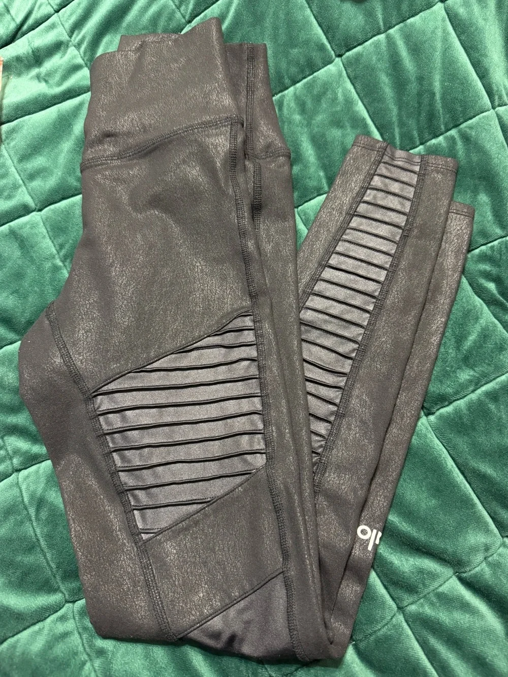 ALO Yoga Black Moto Glossy Legging size S